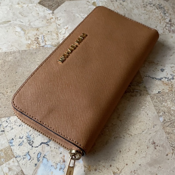 Michael Kors Camel Leather Wallet - Picture 2 of 6